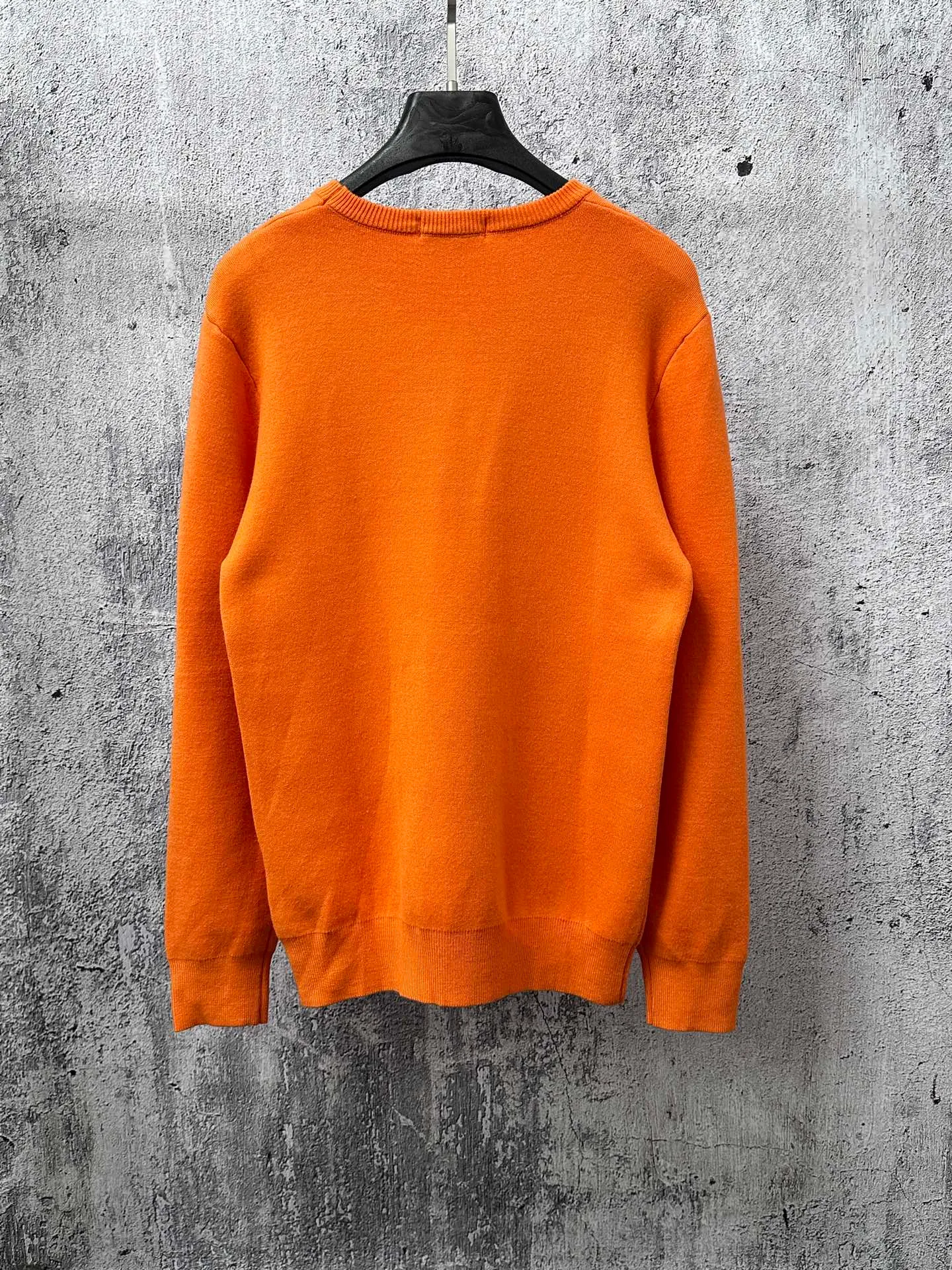 P300 [Chrome Hearts] Chrome Hearts 2025 new autumn and winter knitted fleece sweater is simple and elegant, easy to match and versatile, extremely high-grade, perfectly integrated into fashion and style, a top fashionable style that is perfect for outer wear! The whole thing gives people a natural feeling! The ultimate classic versatile short-sleeved T-shirt, using the latest three-dimensional logo elements to highlight the concave and convex texture! The ultimate heavy work, the ultimate perfection! Size: S-3XL